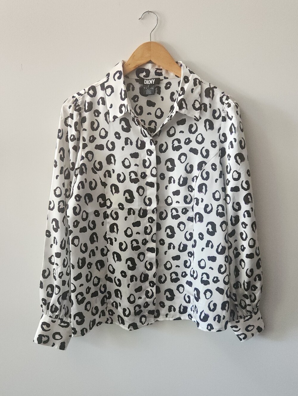 DKNY Leopard Print Button-Up Blouse Size Medium Purple White Career Top
